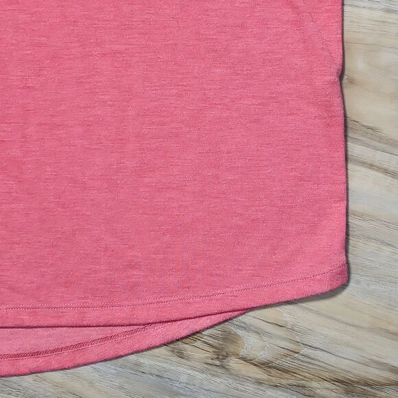 🔺️Under Armour Red Lightweight Hooded Athletic 3/4 Sleeve Top Large - Picture 7 of 10